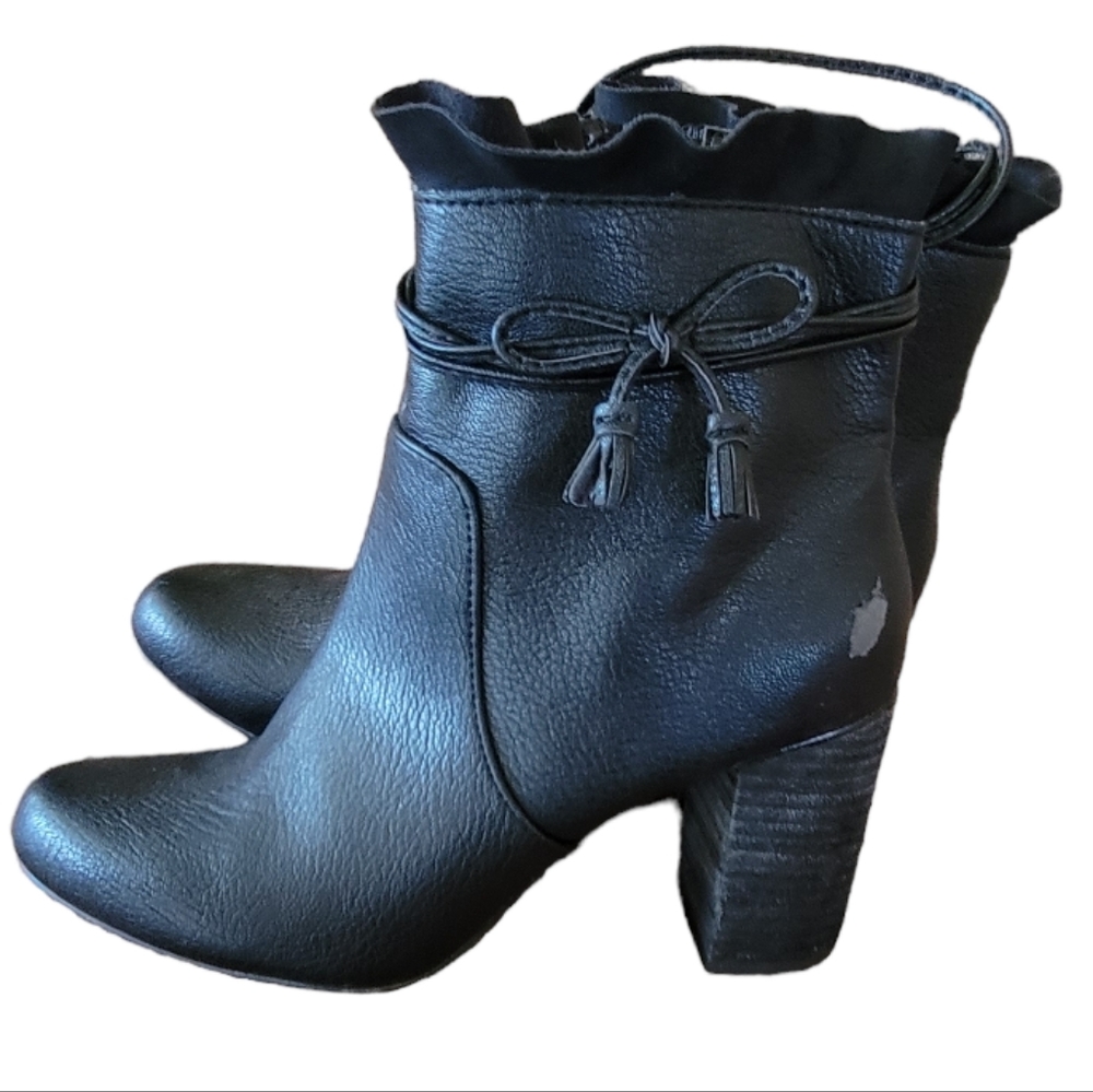 COVINGTON Black Heeled Ankle Boot